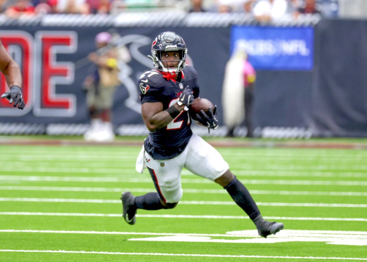 Pilih Pemain Waiver Week 10: Woody Marks, Nick Chubb, Spears